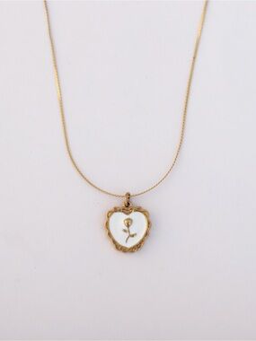 Rose necklace Q1051